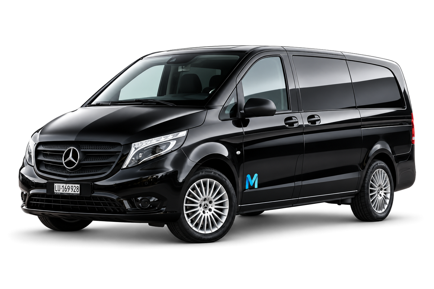 Mercedes Vito 9 Plätzer von Malters Mobility, freigestellt